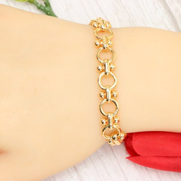 "Trendy Handmade Bracelet – A Thoughtful Gift for Girls & Women | UNVRC1608 - Picture 1 of 10